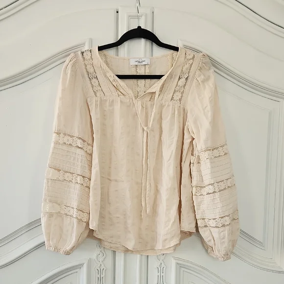 Carly Jean Los Angeles Cream Lace Blouse - Picture 1 of 7